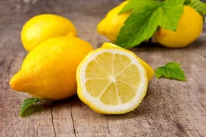 How to use lemon to repel pests